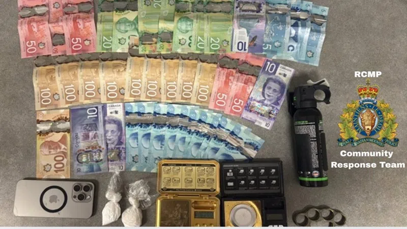 Edmonton residents arrested near Evansburg for drug trafficking, weapons charges