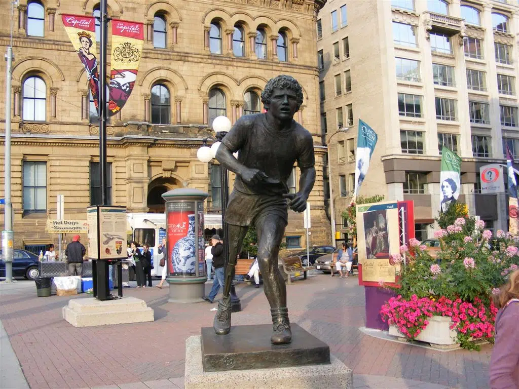 Ryan Reynolds T-shirt pre-sales 'overwhelming': Terry Fox Foundation