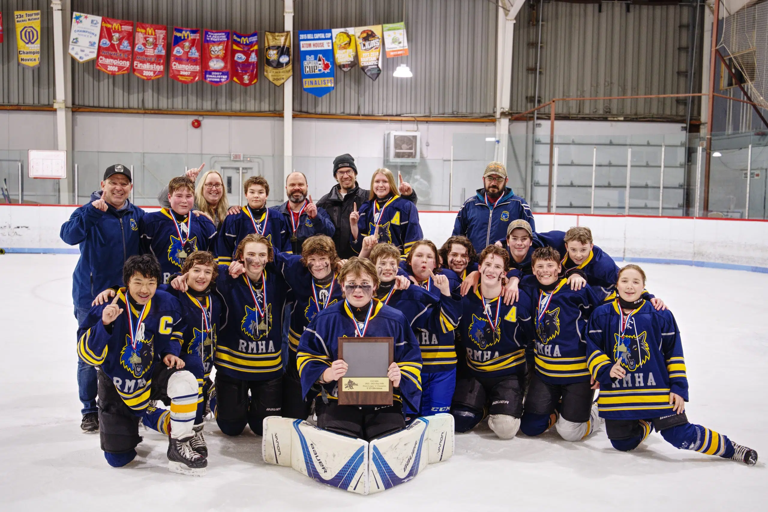 COMMUNITY SPOTLIGHT Renfrew Timberwolves claim top spot in both U15