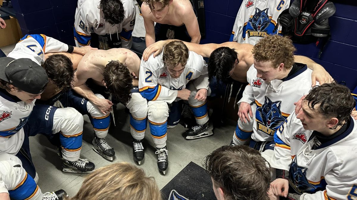 Renfrew Wolves dig in as playoff series with Rockland becomes best-of-three - Vimarsana News