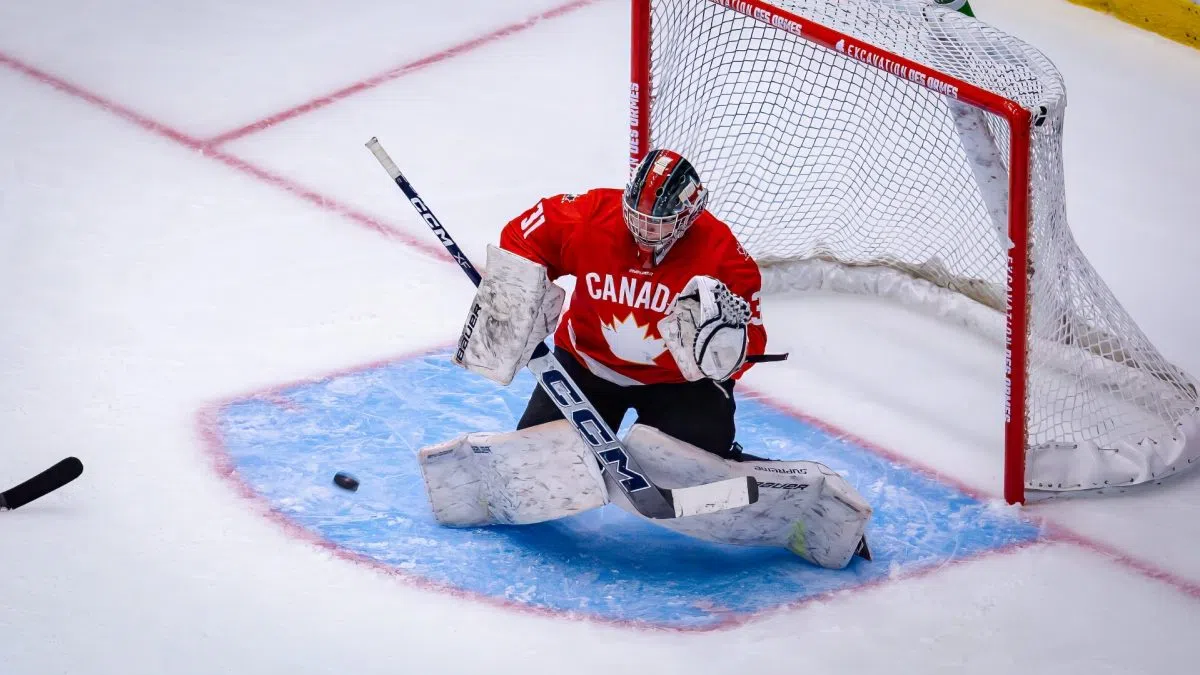 Renfrew locals band together at Boston Pizza to support home-grown hockey star Kale Osipenko