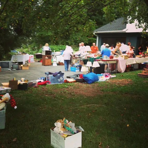 Junkin Fri 8.25 3 Sales on Patterson & OM -- YARD SALES BABY
