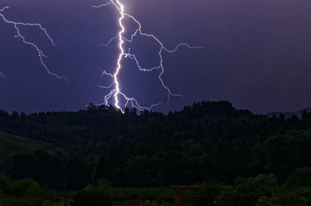 Airplane Struck By Lightning