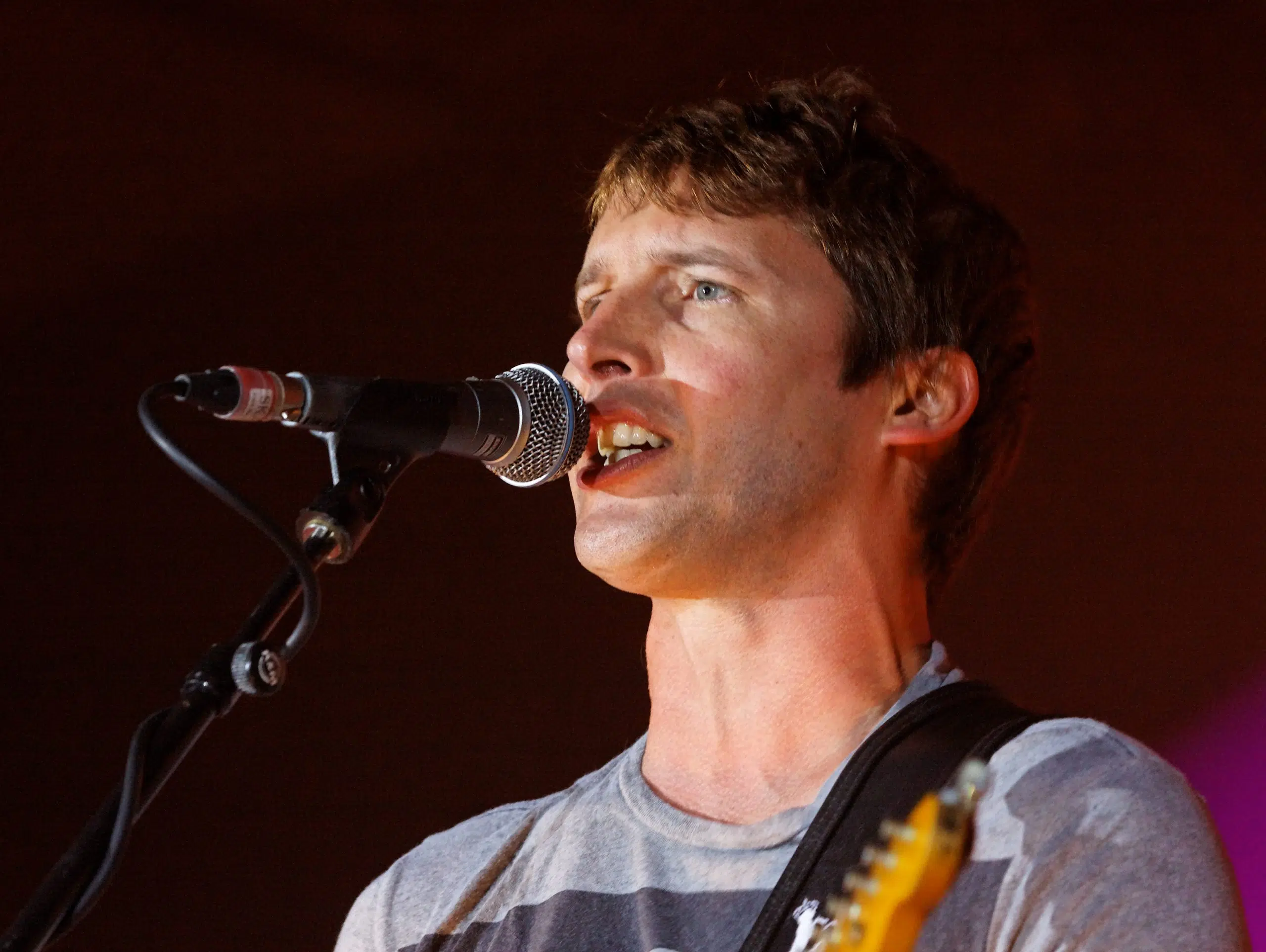 James Blunt makes the world cry with touching goodbye song to his father