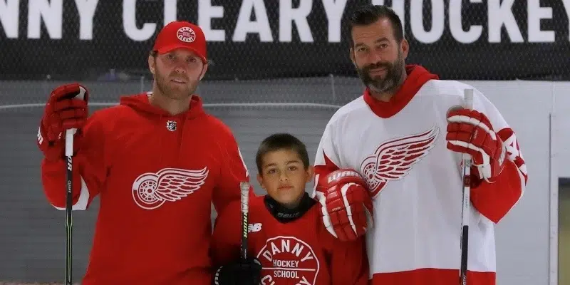 Stanley Cup Champion Pays Tribute to Young Hockey Player