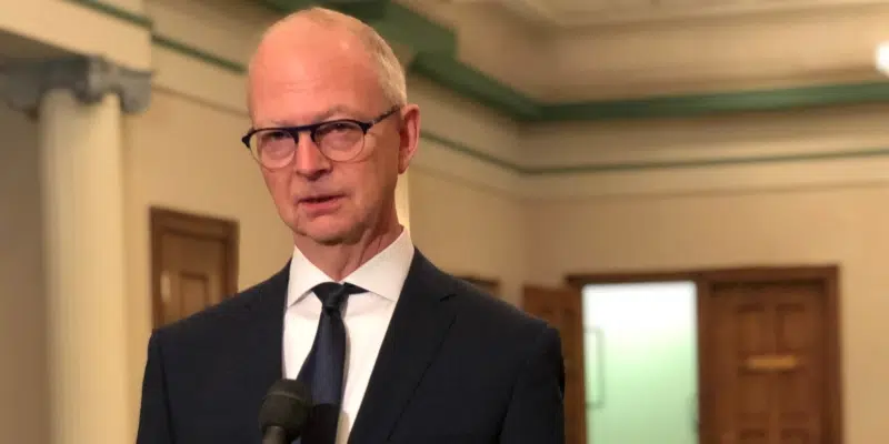 Chaos of Resignation, Budget Could Lead to Non-Confidence Vote: Crosbie