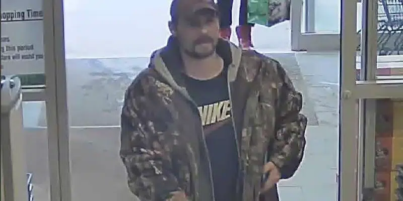 Police Looking for Man in Connection With Credit Card Fraud in Central
