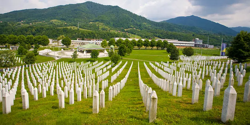 NL Government Commemorates 25th Anniversary of Srebrenica Massacre