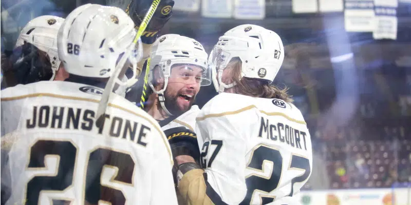 Growlers Thump Lions to Take 2-0 Series Lead