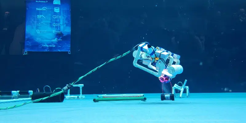 Metro Area Highschool Students Competing in Regional ROV Competition