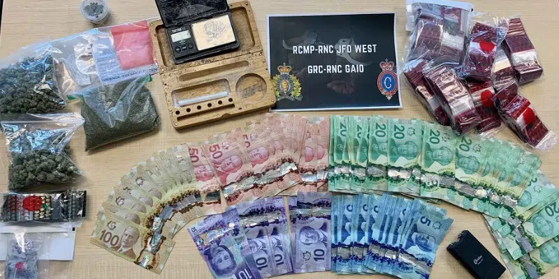 West Coast Police Arrest Four People on Drug Trafficking Charges