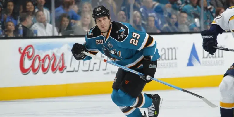 San Jose Sharks Hire Ryane Clowe as Assistant General Manager