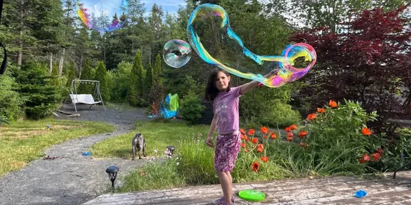 Community on Random Island Rallying to Build Fence for Family of Child Who Went Missing