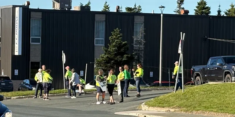 CUP-W Members Return to the Picket Line After Government Announcement