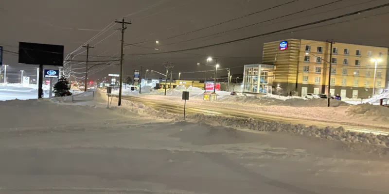 Metro Schools Delay Opening; Cleanup Underway on Avalon After 40+ cm Snowfall