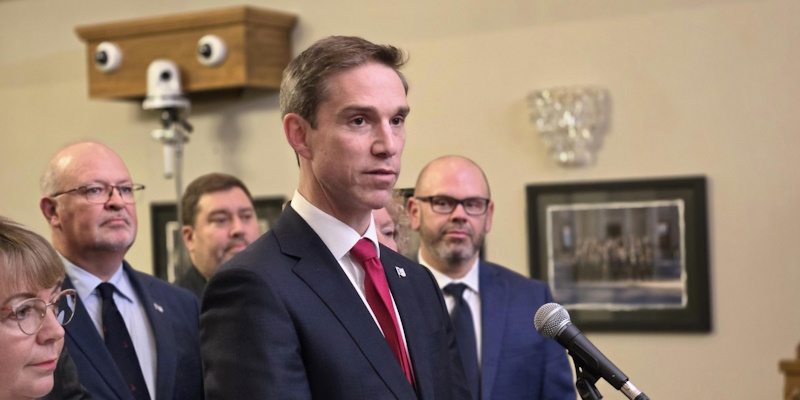 Opposition Reacts to Passing of Hydro Deal