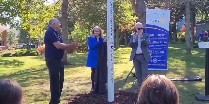 Peace Pole Unveiled in Bannerman Park