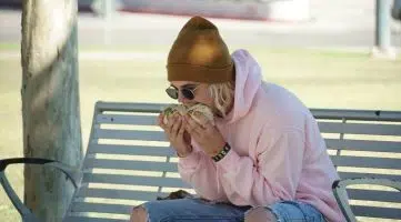 Pic of Justin Bieber Eating a Burrito Was A Hoax