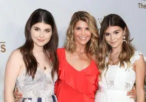 Lori Loughlin's Daughters Are "Painfully Embarrassed" By Parents