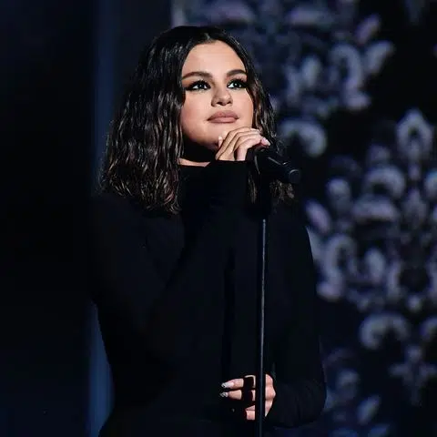 Selena Gomez Suffered From An Anxiety Attack Before AMA Performance