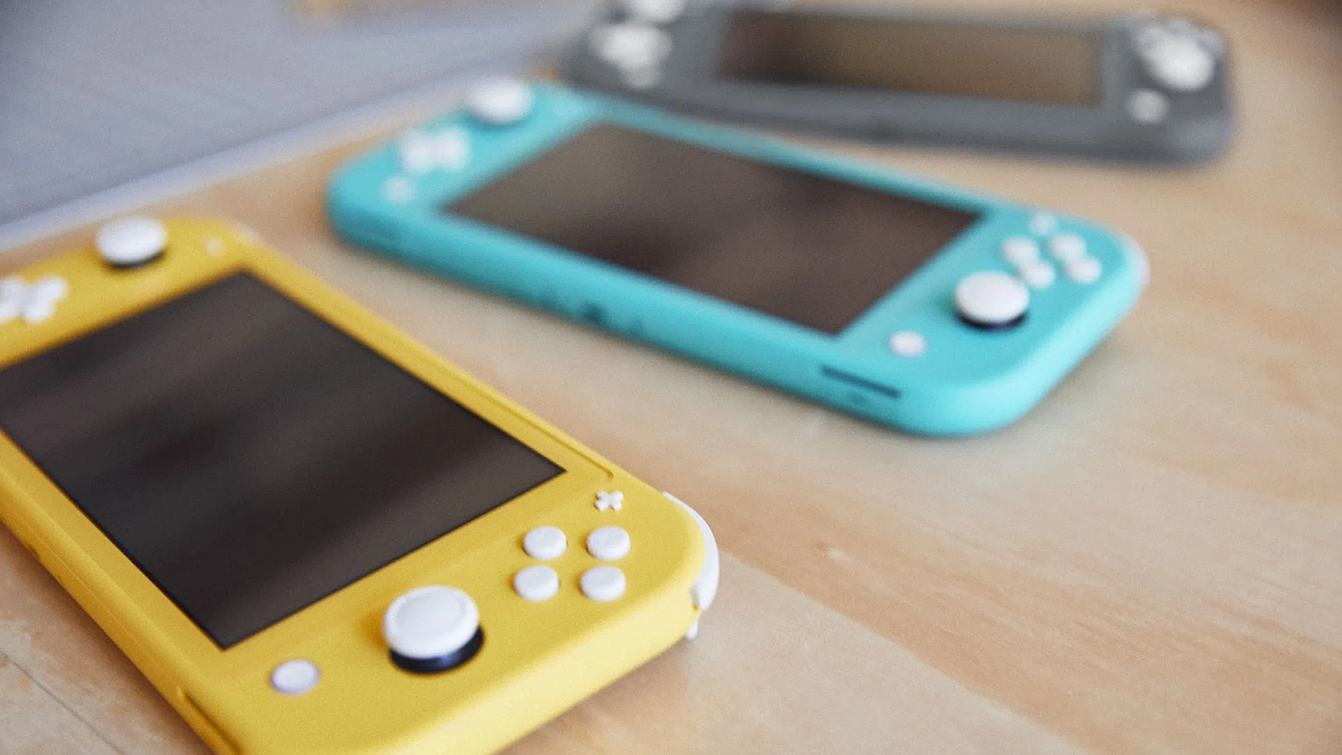 Political Whirlpool, Extreme Yoga, Switch Lite early reviews