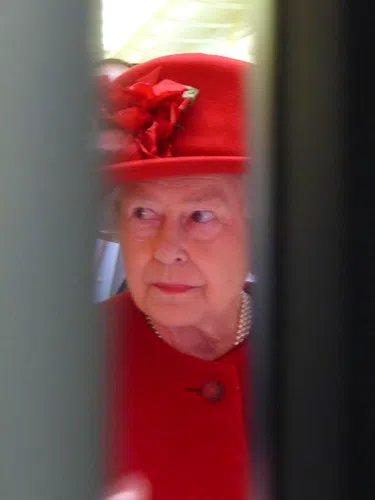 Queen Elizabeth Hiding, Earths Magnetic Field, Cheating in Virtual Race