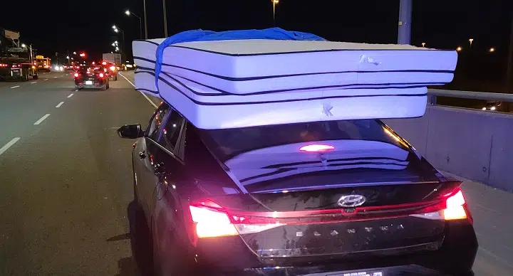 Ian Thornley Interview, Surface Pro 8 review, Mattress secured to car roof with bedsheet
