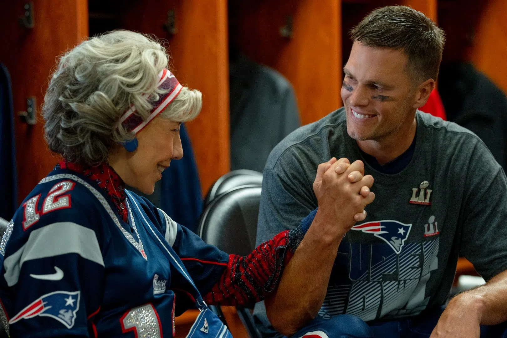80 FOR BRADY review, Lifeguards who can't swim, Endless AI Sitcom