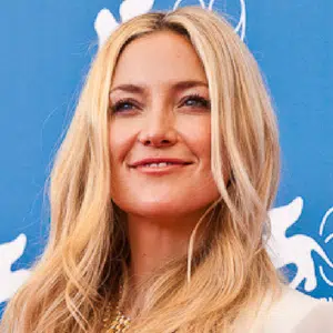 Kate Hudson spotted with diamond band on her left ring finger...!