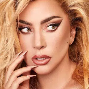 Who's Lady Gaga getting close to on set of her new movie.. hmm..