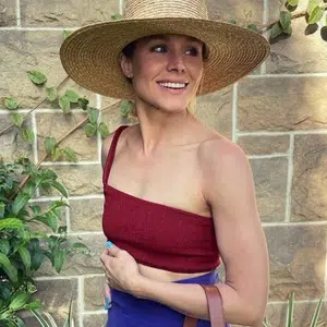 Kristen Bell agrees with Ashton and Mila about when to bathe your kids... it's different