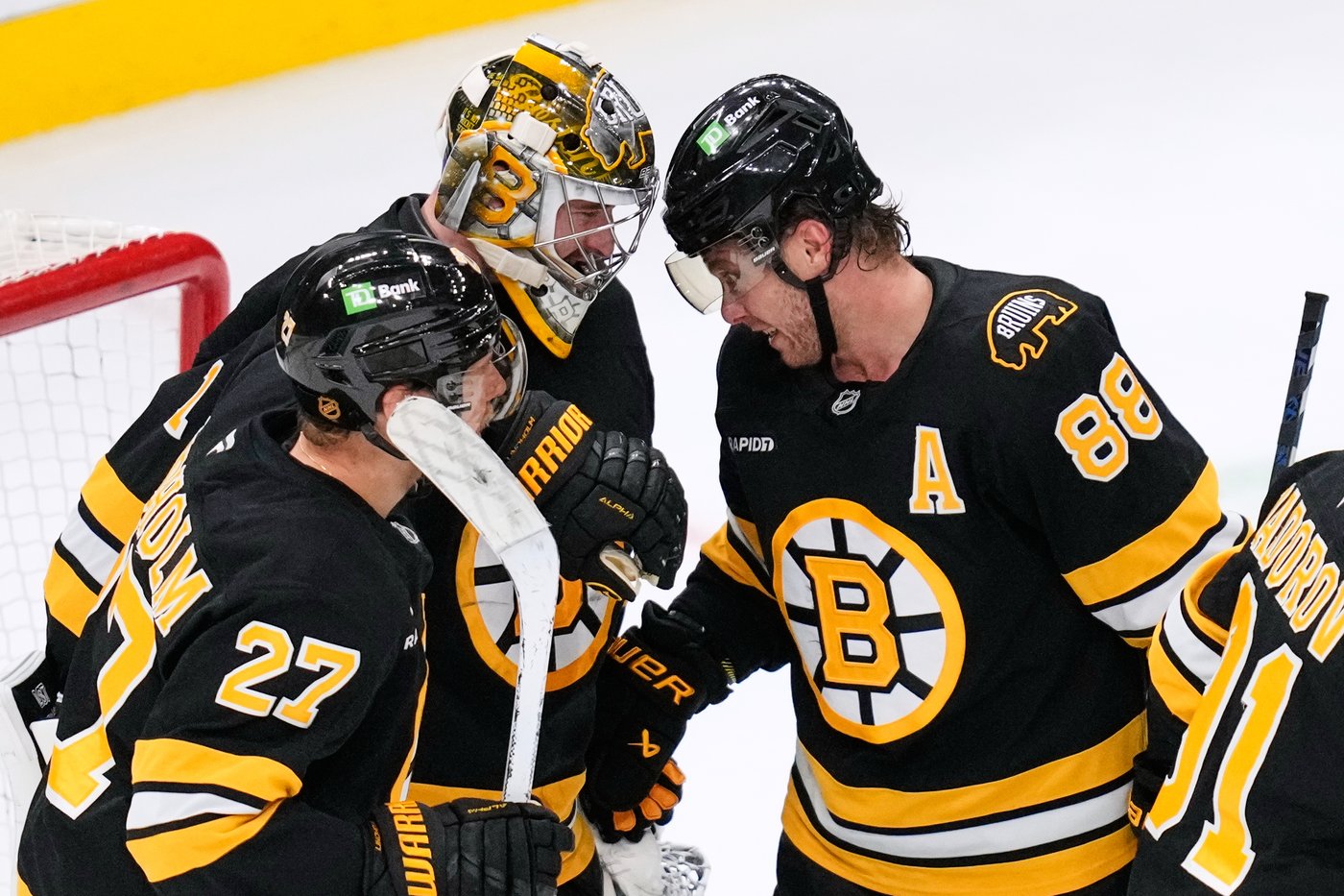 NHL roundup: Pastrnak scores twice, Bruins beat Maple Leafs for seventh straight win | CKPG Today
